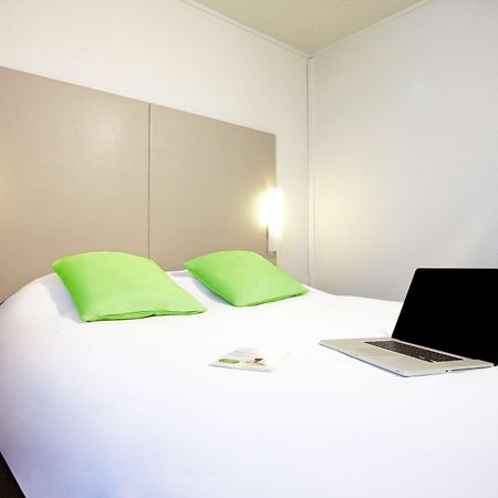 Campanile Paris Ouest - Nanterre - La Defense Hotel Exterior photo